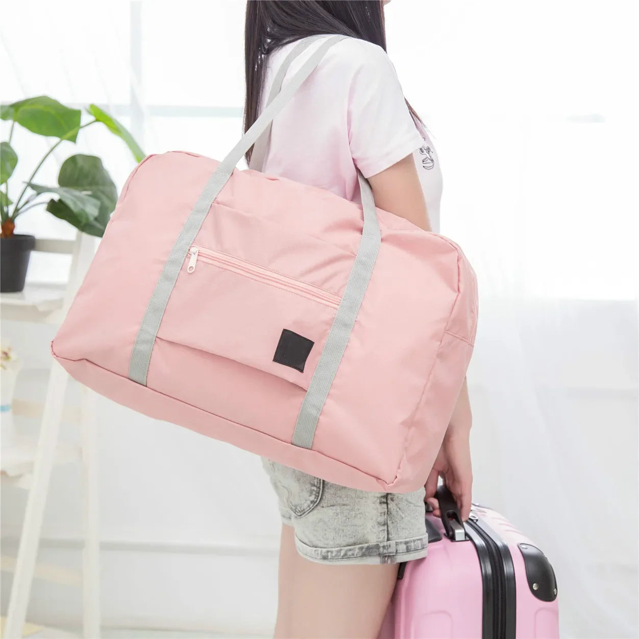 Pearlescent Women's Gym Fitness Bag