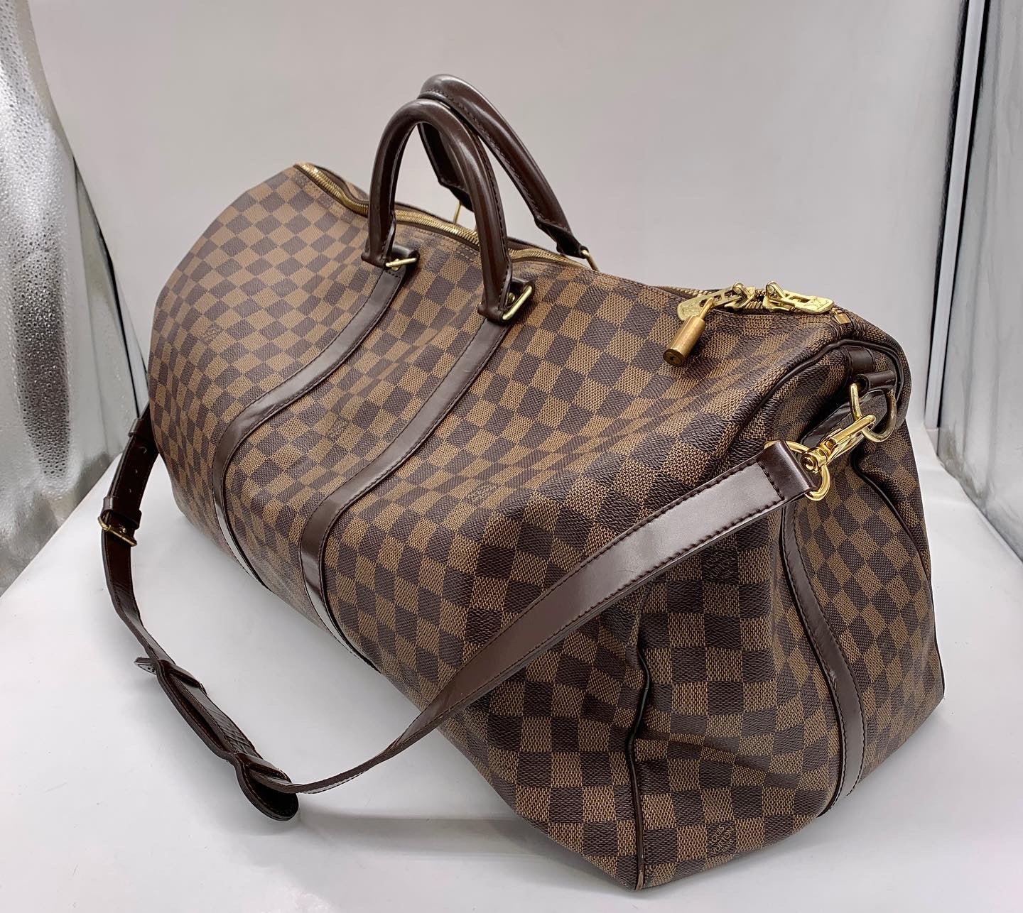 Luxury LV Travel Suitcase – Premium Hard-Shell Luggage for Business & Leisure